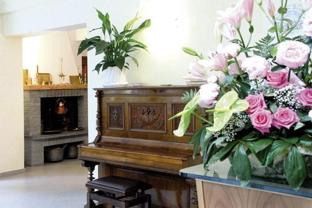 Hotel Maria Nella Bardineto ภายนอก รูปภาพ